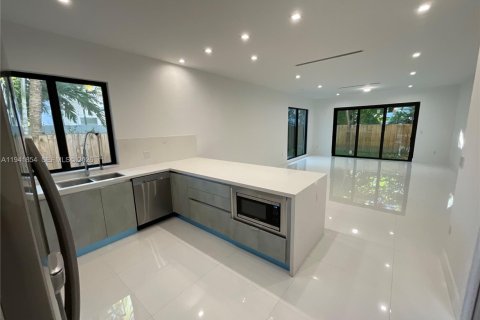 Снять в аренду кондоминиум в Майами, Флорида 3 спальни, 195.09м2, № 2000275 - фото 19