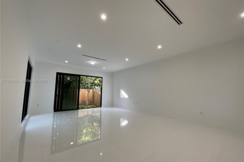 Снять в аренду кондоминиум в Майами, Флорида 3 спальни, 195.09м2, № 2000275 - фото 21