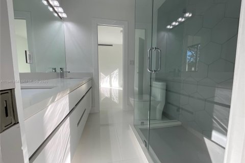 Снять в аренду кондоминиум в Майами, Флорида 3 спальни, 195.09м2, № 2000275 - фото 12