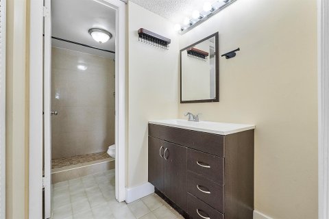 Copropriété à vendre à Oakland Park, Floride: 2 chambres, 99.87 m2 № 2078199 - photo 17