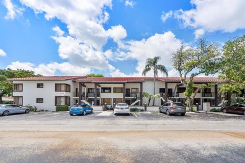 Condo à Oakland Park, Floride, 2 chambres  № 2078199
