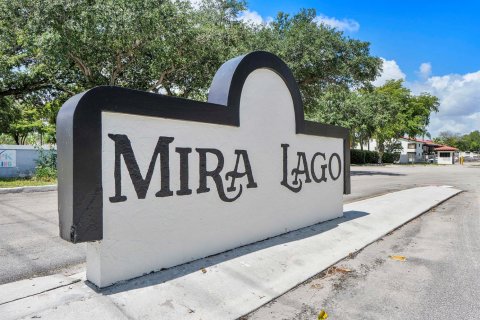 Copropriété à vendre à Oakland Park, Floride: 2 chambres, 99.87 m2 № 2078199 - photo 29