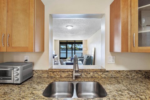 Copropriété à vendre à Oakland Park, Floride: 2 chambres, 99.87 m2 № 2078199 - photo 11