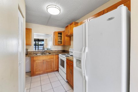 Copropriété à vendre à Oakland Park, Floride: 2 chambres, 99.87 m2 № 2078199 - photo 9