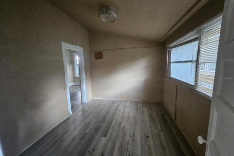 Casa en alquiler en Orlando, Florida, 4 dormitorios, 186.18 m2 № 1908375 - foto 11
