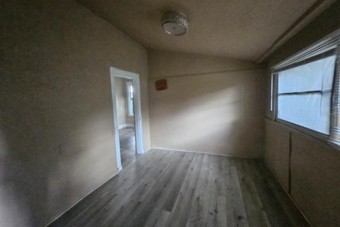 Casa en alquiler en Orlando, Florida, 4 dormitorios, 186.18 m2 № 1908375 - foto 10