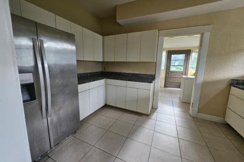 Casa en alquiler en Orlando, Florida, 4 dormitorios, 186.18 m2 № 1908375 - foto 8
