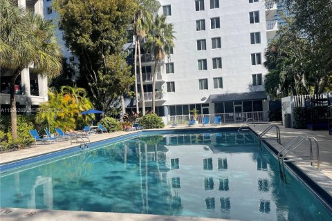 Condo in Miami, Florida, 2 bedrooms  № 1998167