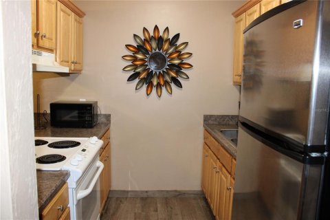 Condo in Daytona Beach, Florida, 2 bedrooms  № 1393221 - photo 6
