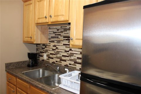 Condo in Daytona Beach, Florida, 2 bedrooms  № 1393221 - photo 7