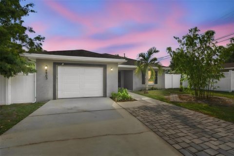 Villa ou maison à Saint Petersburg, Floride 3 chambres, 126.16 m2 № 2399453