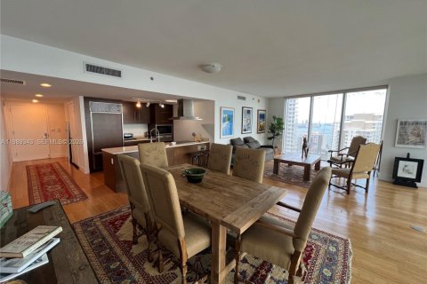 Condo in Miami, Florida, 3 bedrooms № 2243202 - photo 11