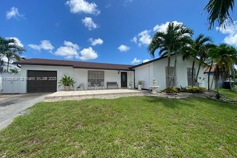 Villa ou maison à Homestead, Floride 4 chambres, 136.75 m2 № 2090544