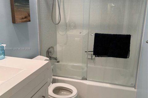 Condominio en alquiler en Hallandale Beach, Florida, 2 dormitorios, 97.55 m2 № 2062747 - foto 16