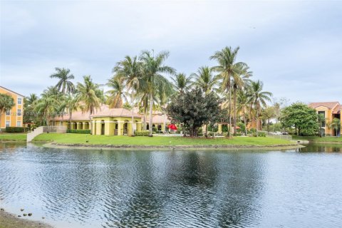Condo in Miramar, Florida, 2 bedrooms  № 1481531 - photo 17