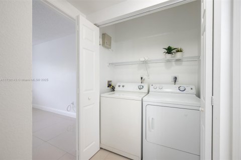 Condo in Miramar, Florida, 2 bedrooms  № 1481531 - photo 6