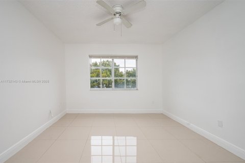Condo in Miramar, Florida, 2 bedrooms  № 1481531 - photo 27