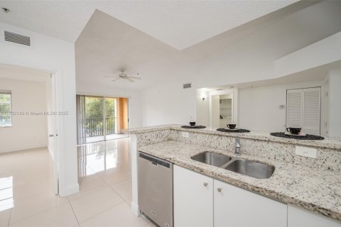 Condo in Miramar, Florida, 2 bedrooms  № 1481531 - photo 3
