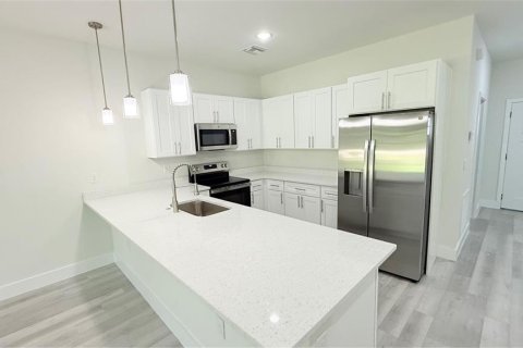 Duplex in Ocala, Florida 6 bedrooms, 247.31 sq.m. № 2381149 - photo 4