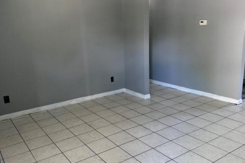House in Vero Beach, Florida 2 bedrooms, 86.96 sq.m. № 2083294 - photo 13