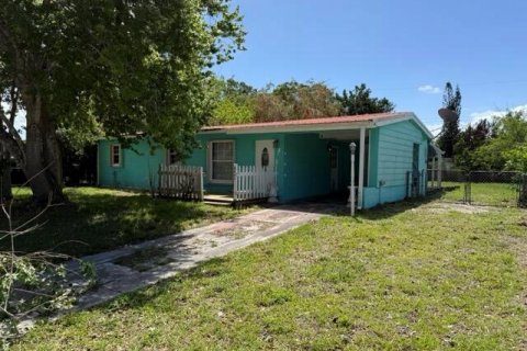 House in Vero Beach, Florida 2 bedrooms, 86.96 sq.m. № 2083294