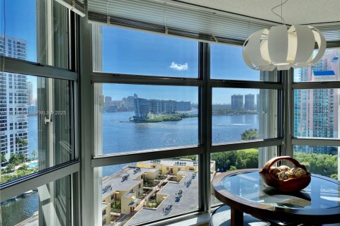 Купить кондоминиум в Авентура, Флорида 2 спальни, 126.44м2, № 1986787 - фото 2