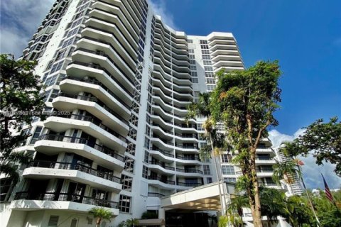 Купить кондоминиум в Авентура, Флорида 2 спальни, 126.44м2, № 1986787 - фото 21