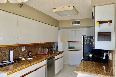 Купить кондоминиум в Авентура, Флорида 2 спальни, 126.44м2, № 1986787 - фото 10