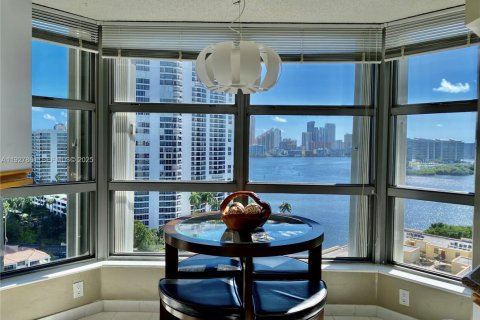 Купить кондоминиум в Авентура, Флорида 2 спальни, 126.44м2, № 1986787 - фото 1