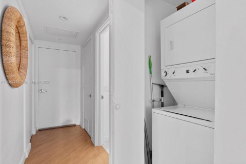 Copropriété à louer à Miami, Floride: 2 chambres, 95.04 m2 № 1938853 - photo 17