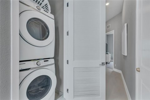 Condo in Kissimmee, Florida, 5 bedrooms № 2230538 - photo 27