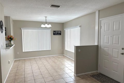 Townhouse in Brandon, Florida 3 bedrooms, 126.72 sq.m. № 2092188 - photo 8