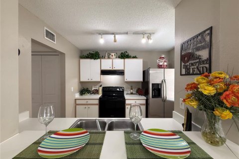 Townhouse in Brandon, Florida 3 bedrooms, 126.72 sq.m. № 2092188 - photo 15