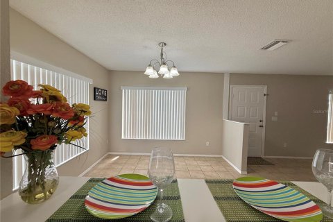 Townhouse in Brandon, Florida 3 bedrooms, 126.72 sq.m. № 2092188 - photo 13