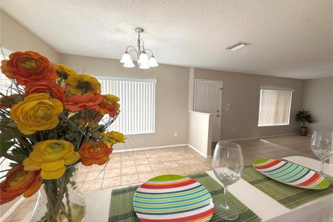 Townhouse in Brandon, Florida 3 bedrooms, 126.72 sq.m. № 2092188 - photo 10