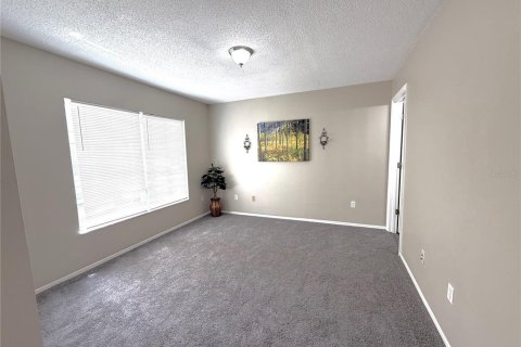Townhouse in Brandon, Florida 3 bedrooms, 126.72 sq.m. № 2092188 - photo 19