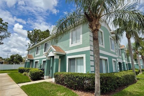 Townhouse in Brandon, Florida 3 bedrooms, 126.72 sq.m. № 2092188 - photo 2