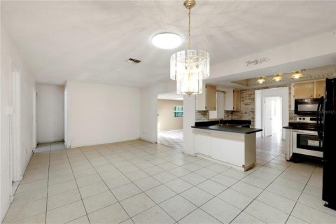 Casa en venta en Saint Petersburg, Florida, 3 dormitorios, 187.11 m2 № 1644716 - foto 11