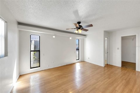 Casa en venta en Saint Petersburg, Florida, 3 dormitorios, 187.11 m2 № 1644716 - foto 14