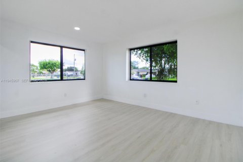 Купить виллу или дом в Форт-Лодердейл, Флорида 4 спальни, 118.91м2, № 2002539 - фото 14