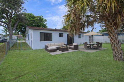 Купить виллу или дом в Форт-Лодердейл, Флорида 4 спальни, 118.91м2, № 2002539 - фото 11