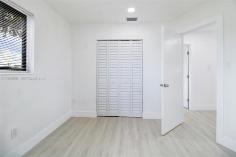 Купить виллу или дом в Форт-Лодердейл, Флорида 4 спальни, 118.91м2, № 2002539 - фото 19