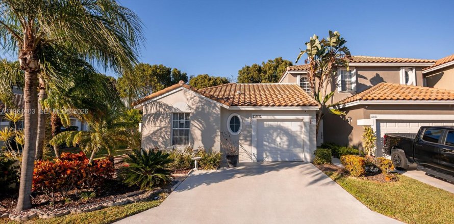 Дом в Корал-Спрингс, Флорида 3 спальни № 2030469