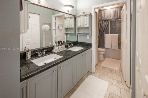 Купить виллу или дом в Корал-Спрингс, Флорида 3 спальни, № 2030469 - фото 15