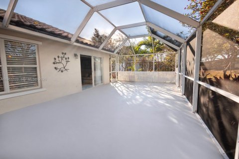 Купить виллу или дом в Корал-Спрингс, Флорида 3 спальни, № 2030469 - фото 23