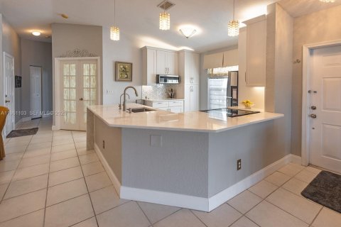 Купить виллу или дом в Корал-Спрингс, Флорида 3 спальни, № 2030469 - фото 5