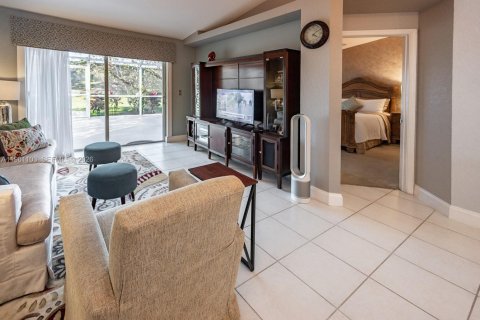 Купить виллу или дом в Корал-Спрингс, Флорида 3 спальни, № 2030469 - фото 4