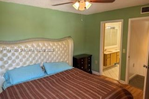 Touwnhouse à vendre à West Palm Beach, Floride: 2 chambres, 114.83 m2 № 1985287 - photo 16