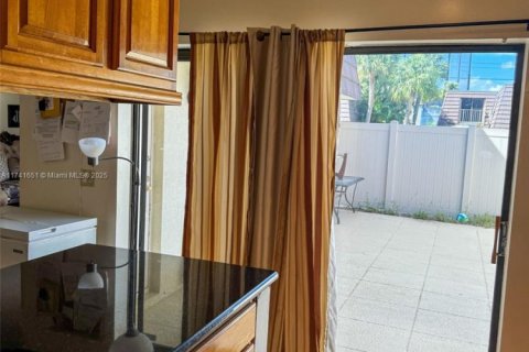 Touwnhouse à vendre à West Palm Beach, Floride: 2 chambres, 114.83 m2 № 1985287 - photo 5