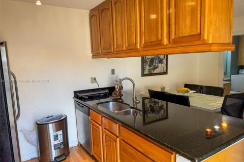 Touwnhouse à vendre à West Palm Beach, Floride: 2 chambres, 114.83 m2 № 1985287 - photo 2